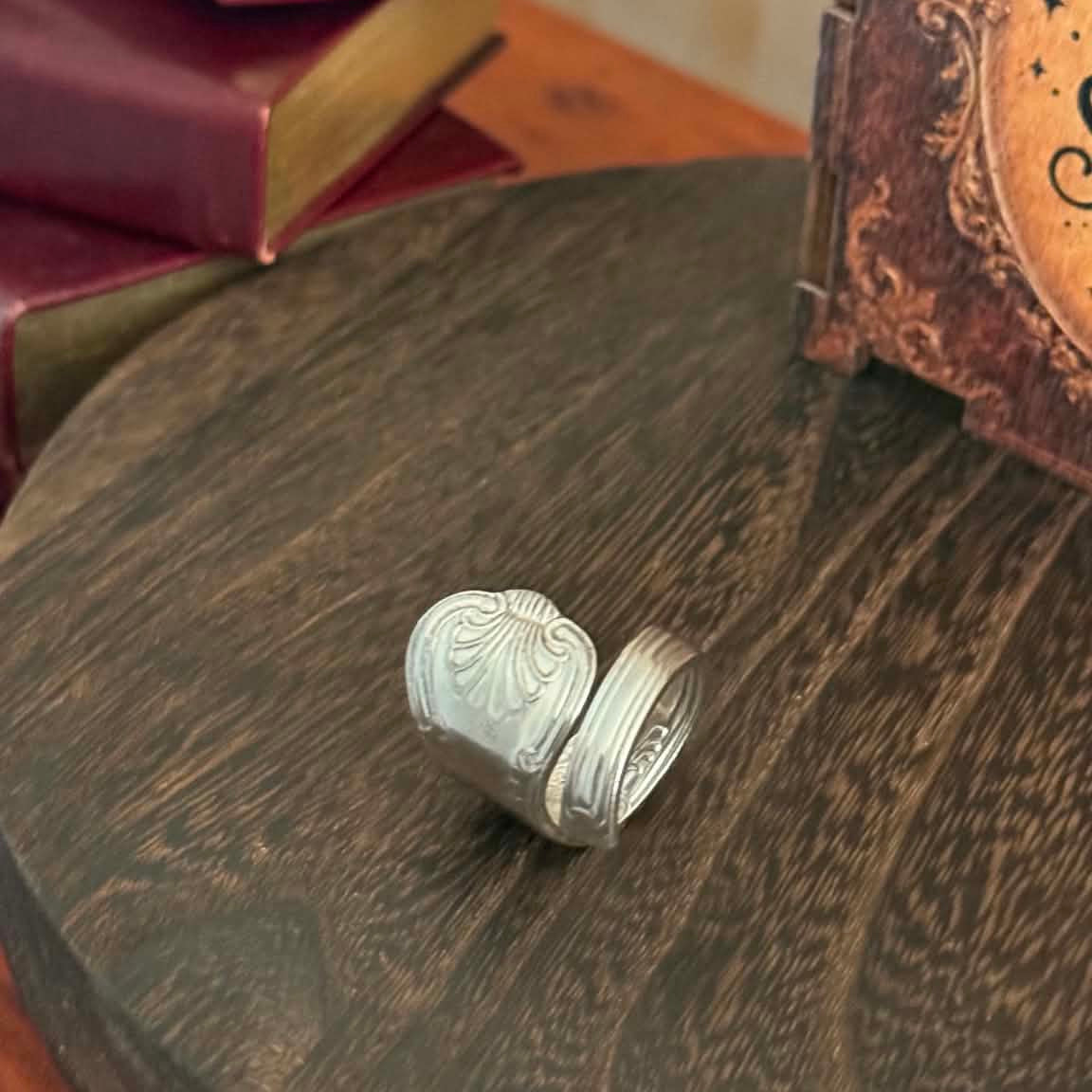 MOLLY MADE - 'King's Pattern' Wrap Ring