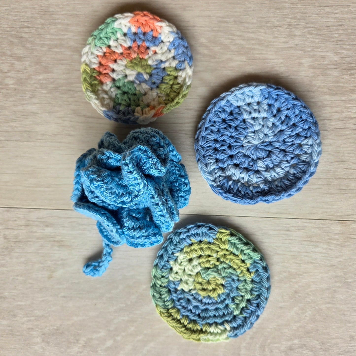 FIBRESCAPE - Make up Removers and Body Scrubber set Green basket