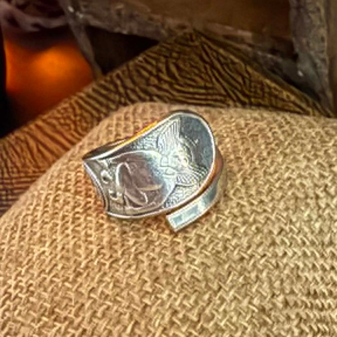 MOLLY MADE -1930s Pixie Pitcher Wrap Ring