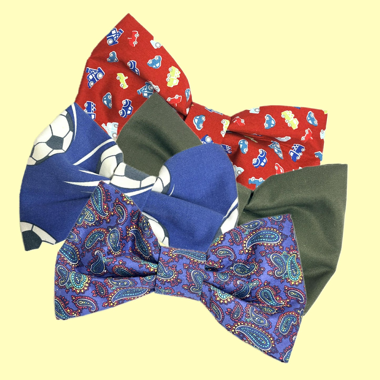 BEAUS AND BANDITS - DOGGY BOW TIE - SOCCER - LARGE