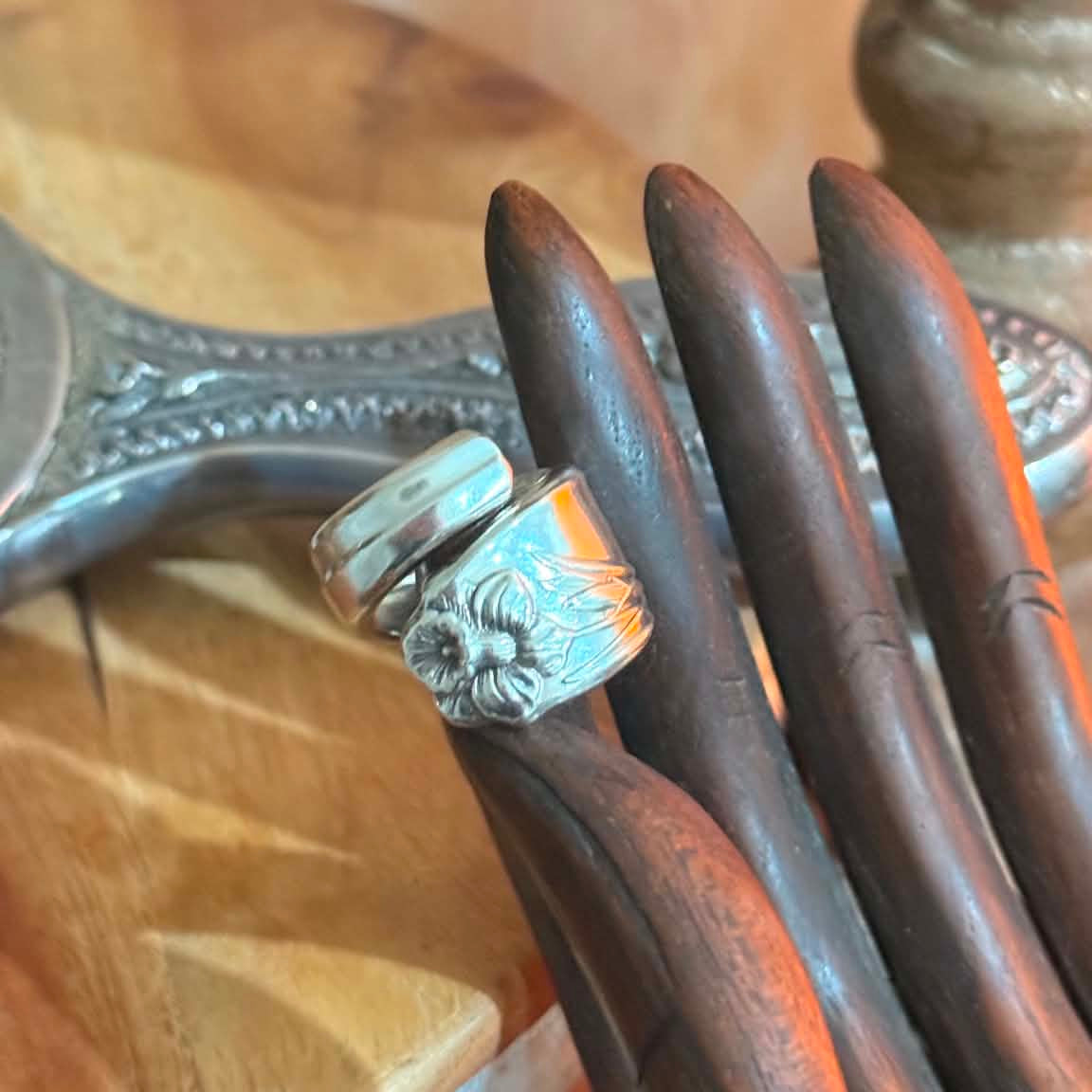 MOLLY MADE - 'Daffodil' Wrap Ring