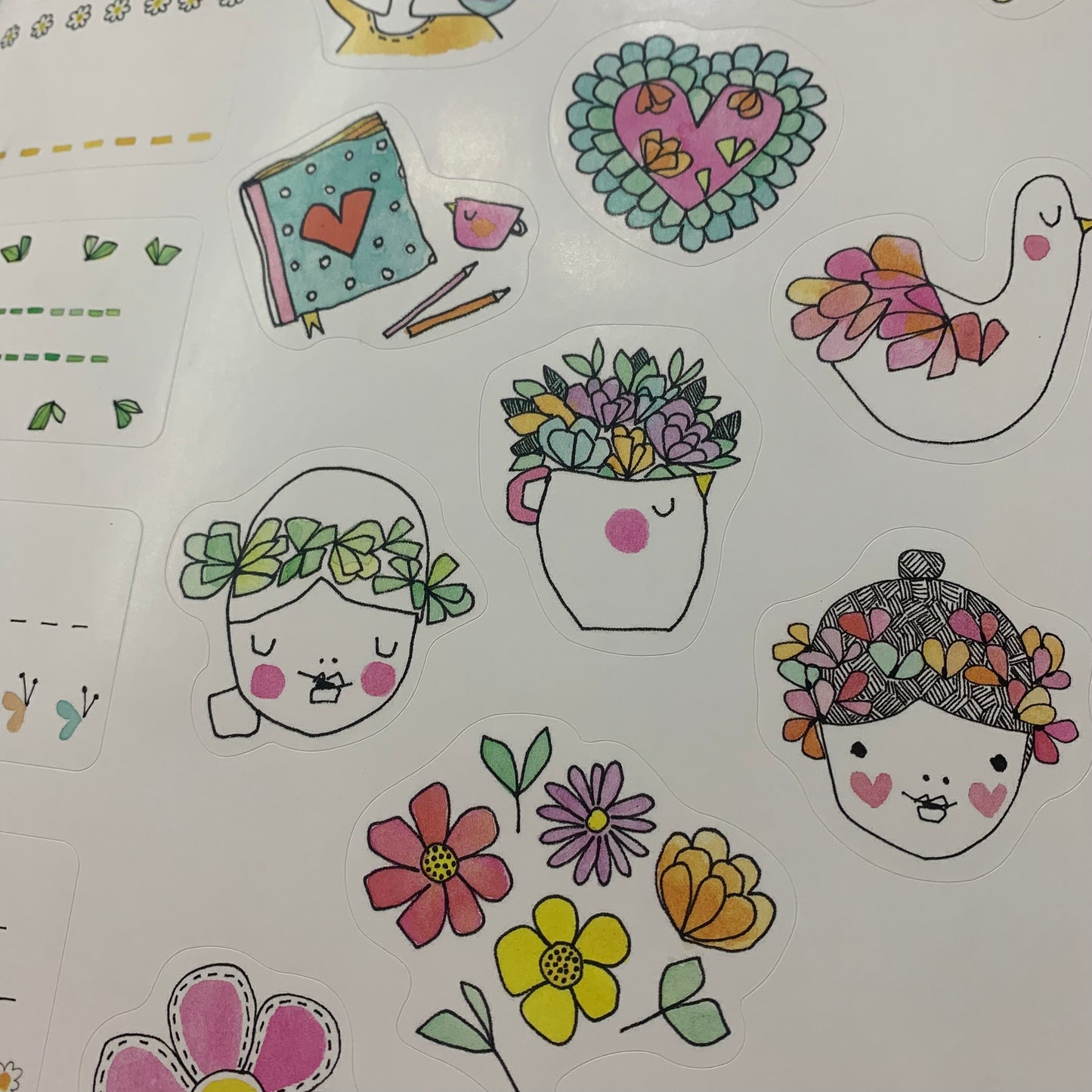BOOKS & CO - All Wrapped Up: Hearts & Flowers By Meredith Gaston Masnata