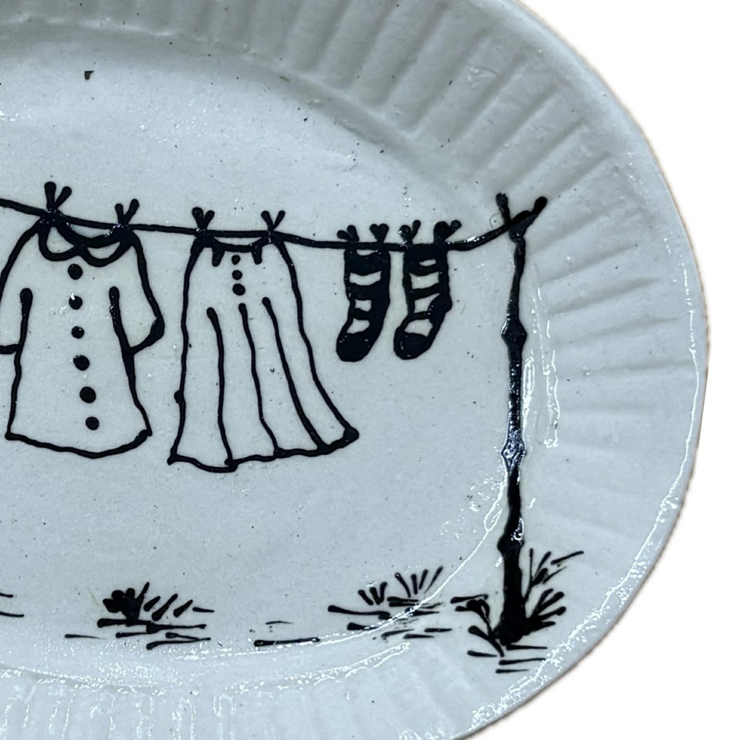 BELOVED POTTERY - Drawing Plate (medium) - Washing Line