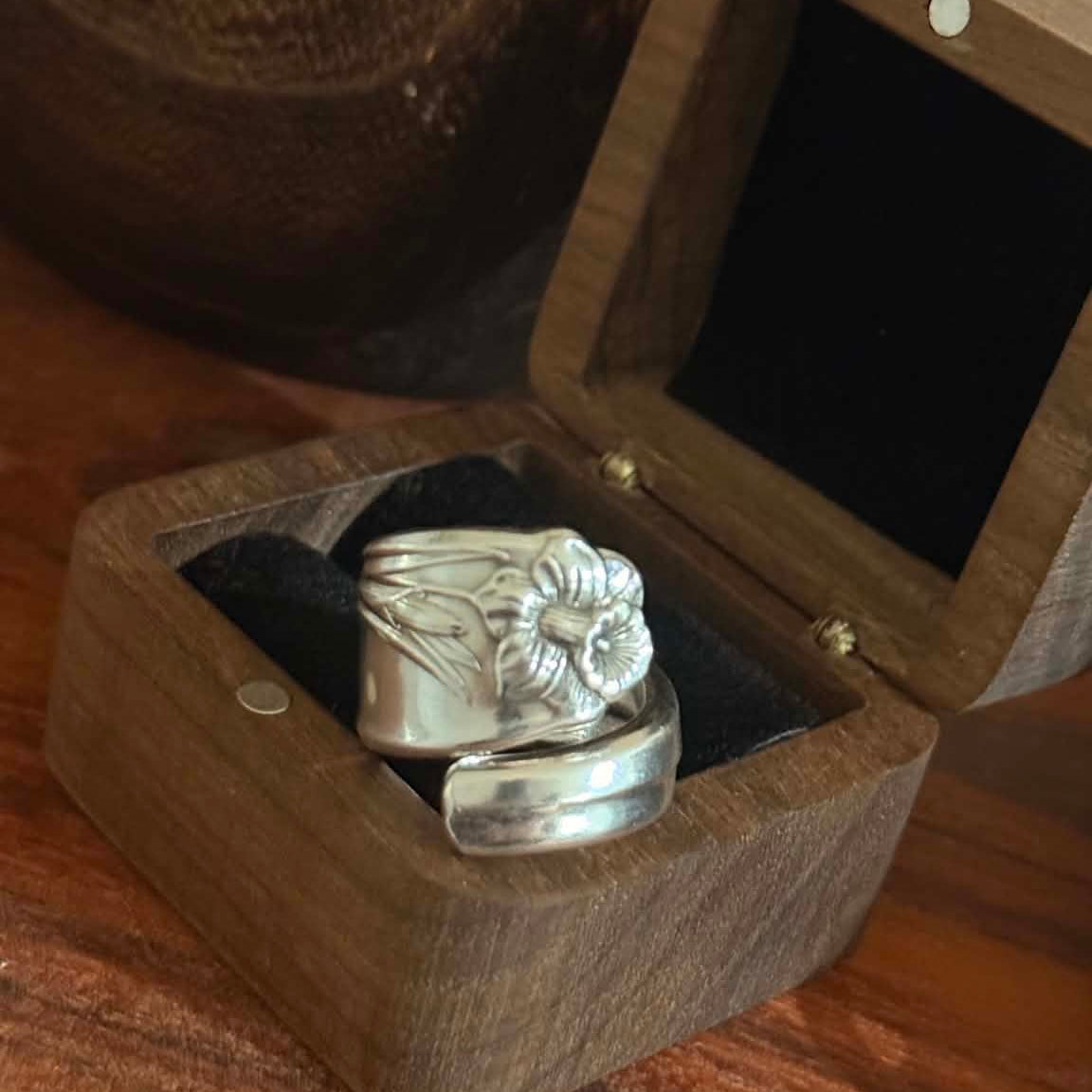 MOLLY MADE - 'Daffodil' Wrap Ring