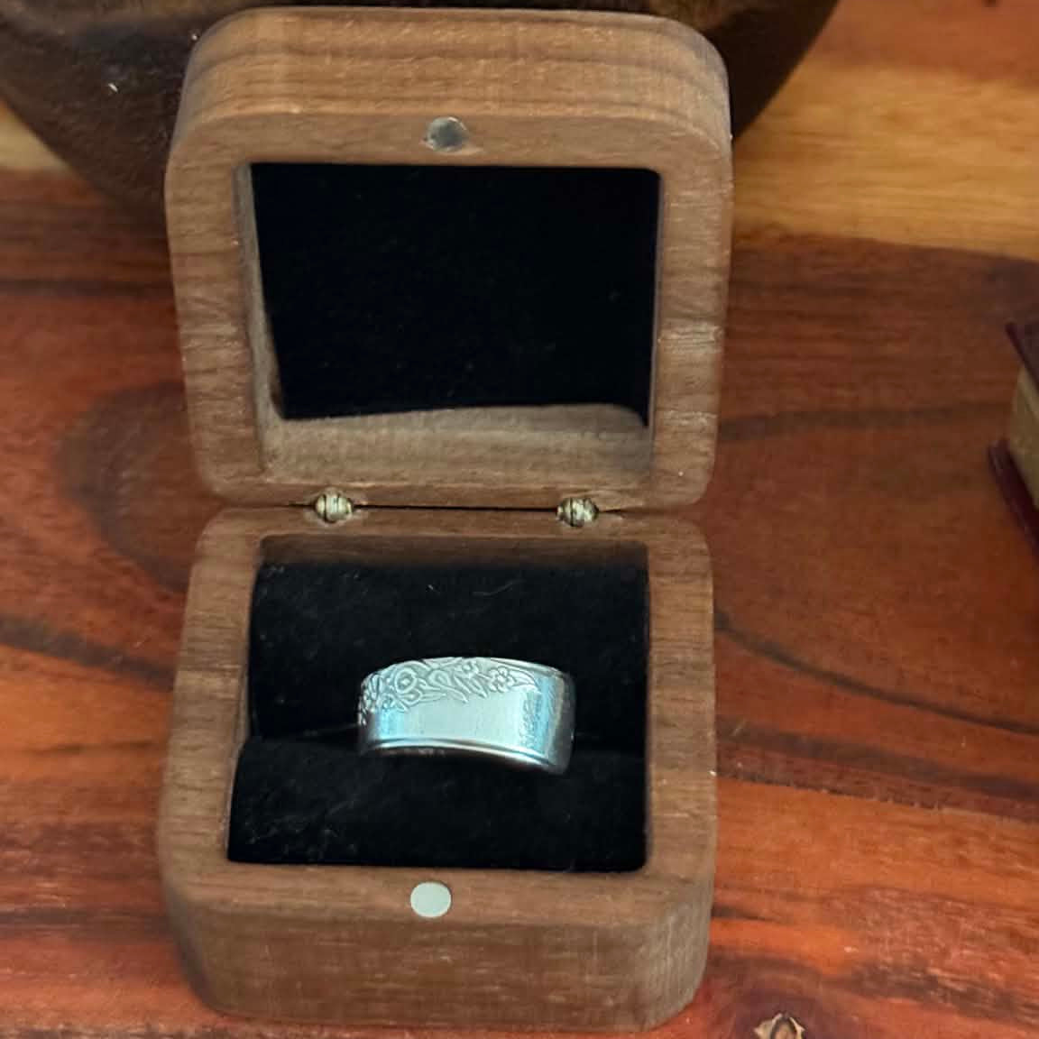 MOLLY MADE - 'Hamilton' Vintage Spoon Handle Band Ring