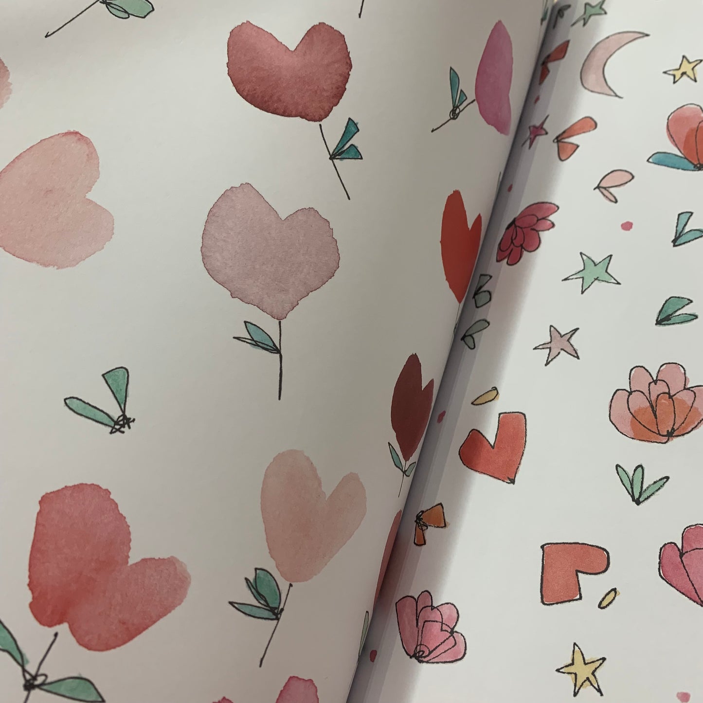 BOOKS & CO - All Wrapped Up: Hearts & Flowers By Meredith Gaston Masnata