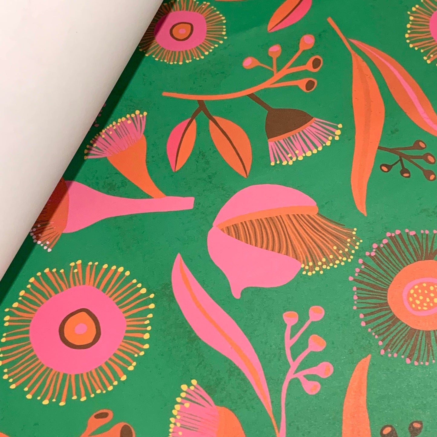 NUOVO - Gift Wrap- Pink & Green Eucalyptus