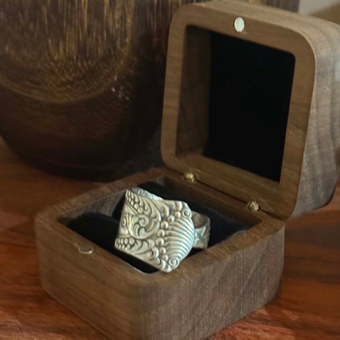 MOLLY MADE - 'Fannie' Spoon Handle Ring