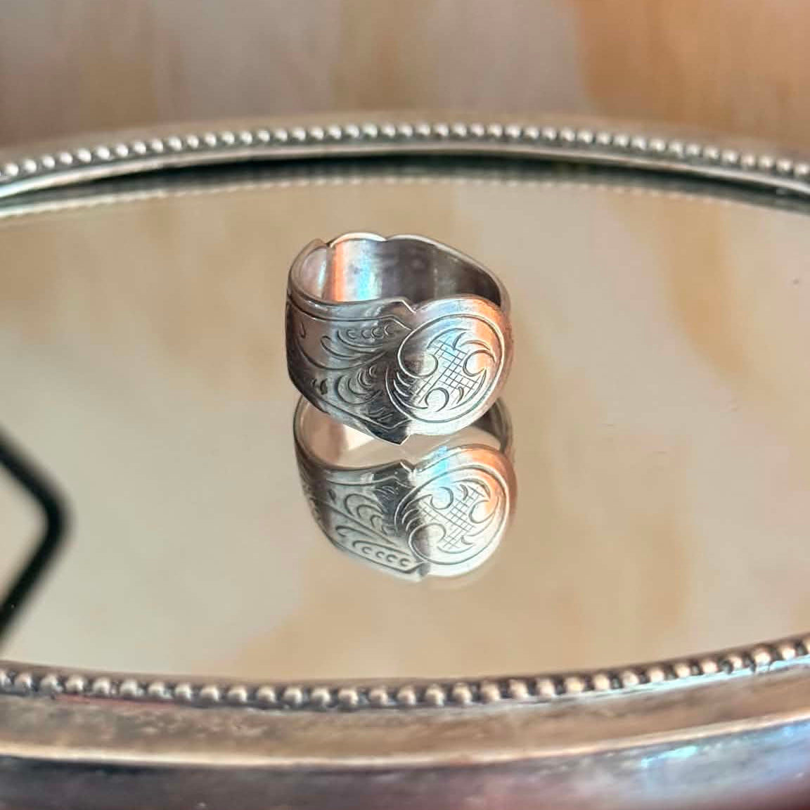 MOLLY MADE - 1940s Vintage Dutch Spoon Handle Ring