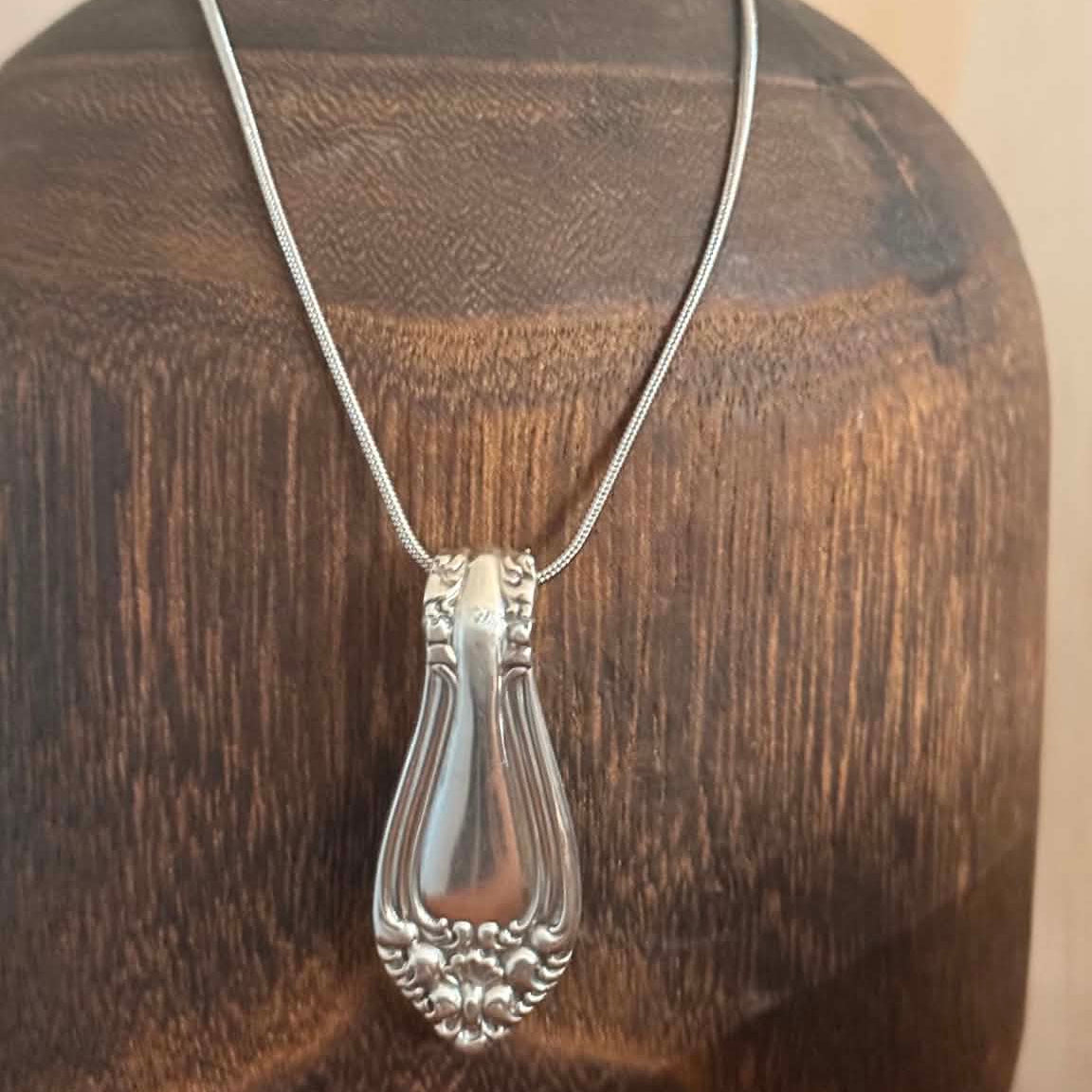 MOLLY MADE- Vintage Spoon Handle Pendant Necklace