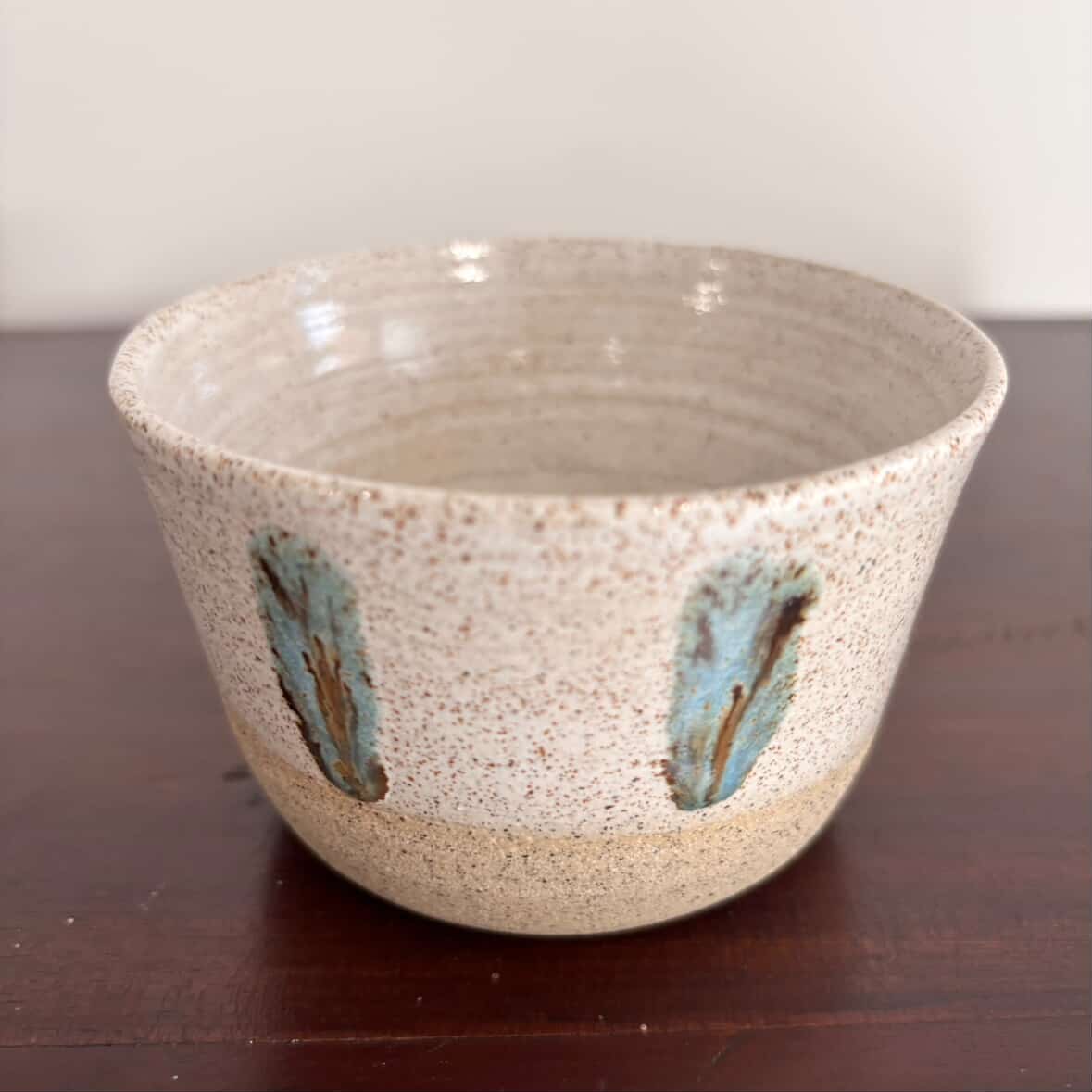 POTTERESS BY ALICIA - Mug - Brown clay, white glaze, light blue/brown painting #1