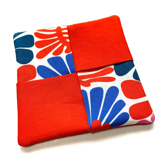 MUMMA WHOOPEE- SINGLE WINE GLASS SLIPPER/COASTERS- Folky Ellie & Red