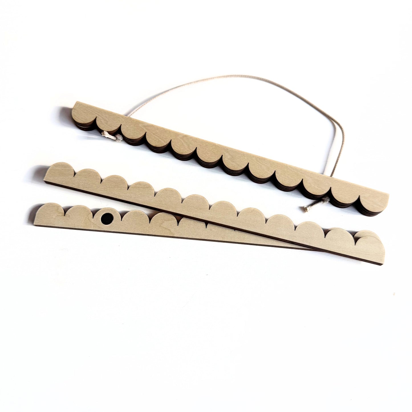 HOME DWELLER - Scallop 21cm MAGNETIC PRINT HANGER
