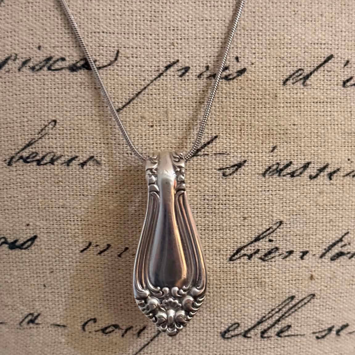MOLLY MADE- Vintage Spoon Handle Pendant Necklace