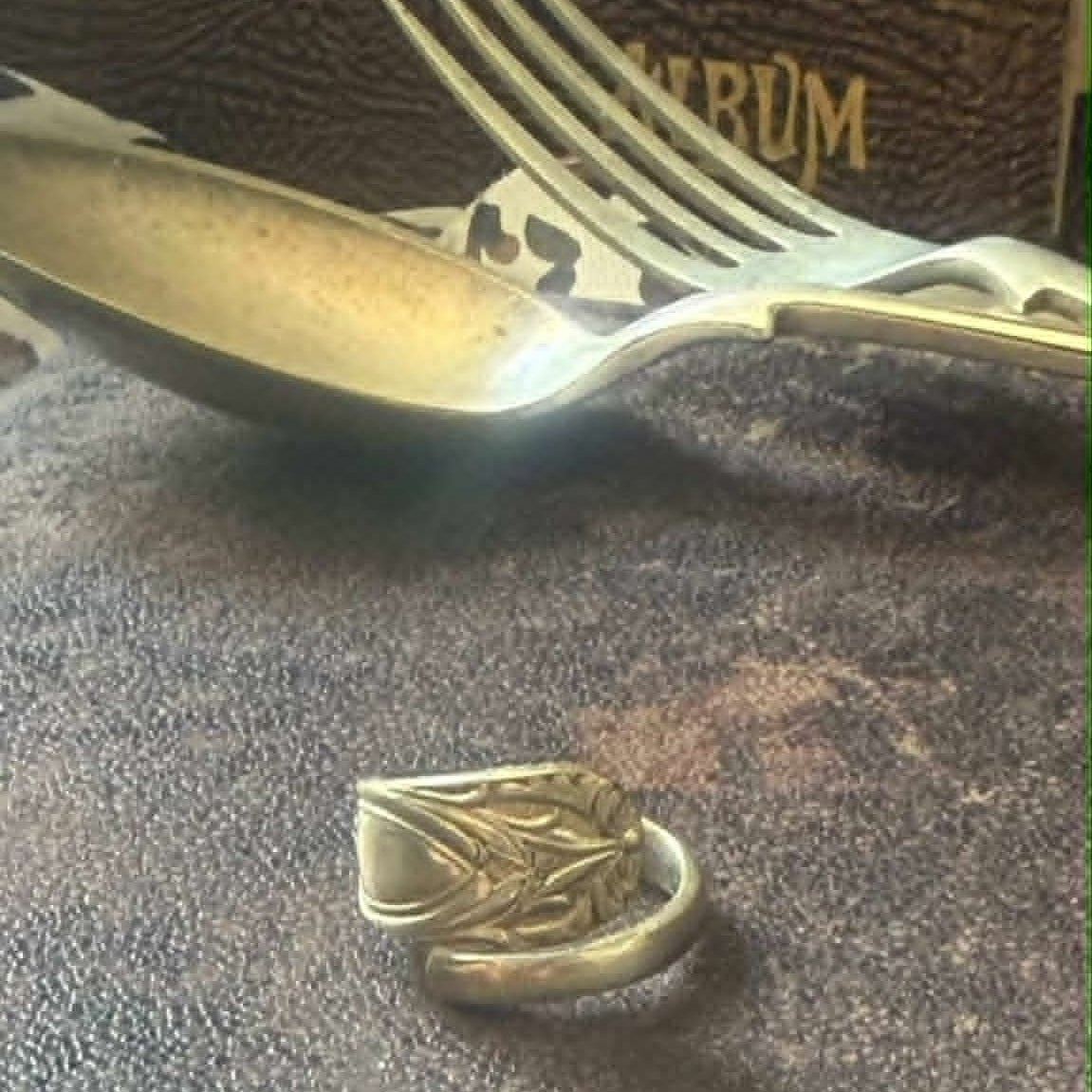 MOLLY MADE - 1900s Edwardian Style Silverware Wrap Ring