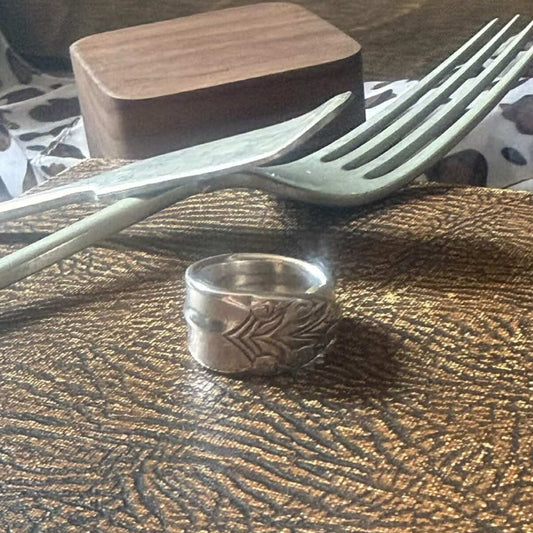 MOLLY MADE - Carmen Design Petit Vintage Ring
