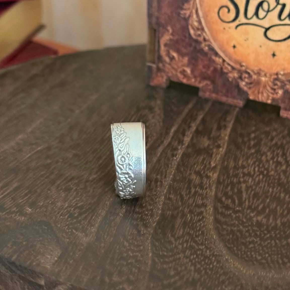 MOLLY MADE - 'Hamilton' Vintage Spoon Handle Band Ring