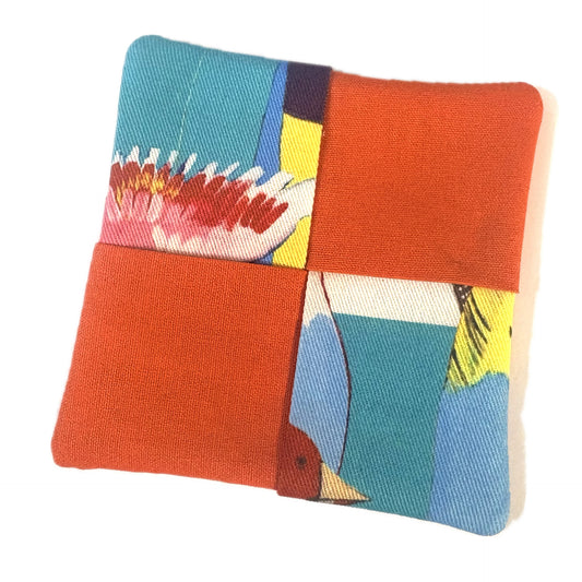 MUMMA WHOOPEE- SINGLE WINE GLASS SLIPPER/COASTERS- Birdies & Red