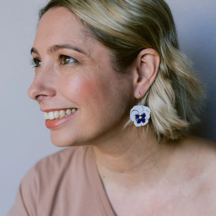 DENZ & CO - Pansy flower earrings in White & Violet