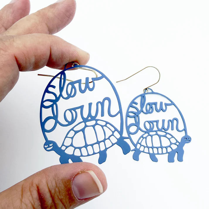 DENZ & CO - "Slow Down" Tortoise earrings in Denim