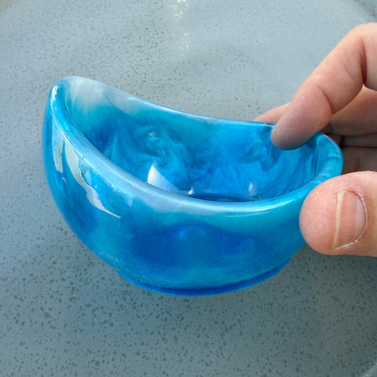 BRENDA STONE ART - Small Resin Scoop Bowl 1 Blues