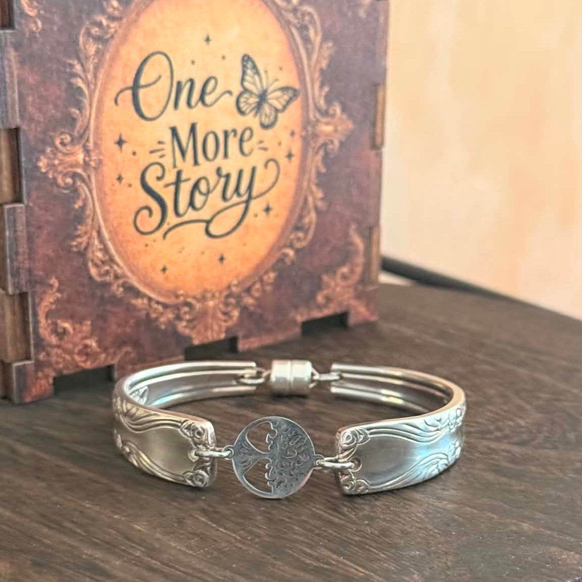 MOLLY MADE- 'Tree Of Life" Handle Bracelet
