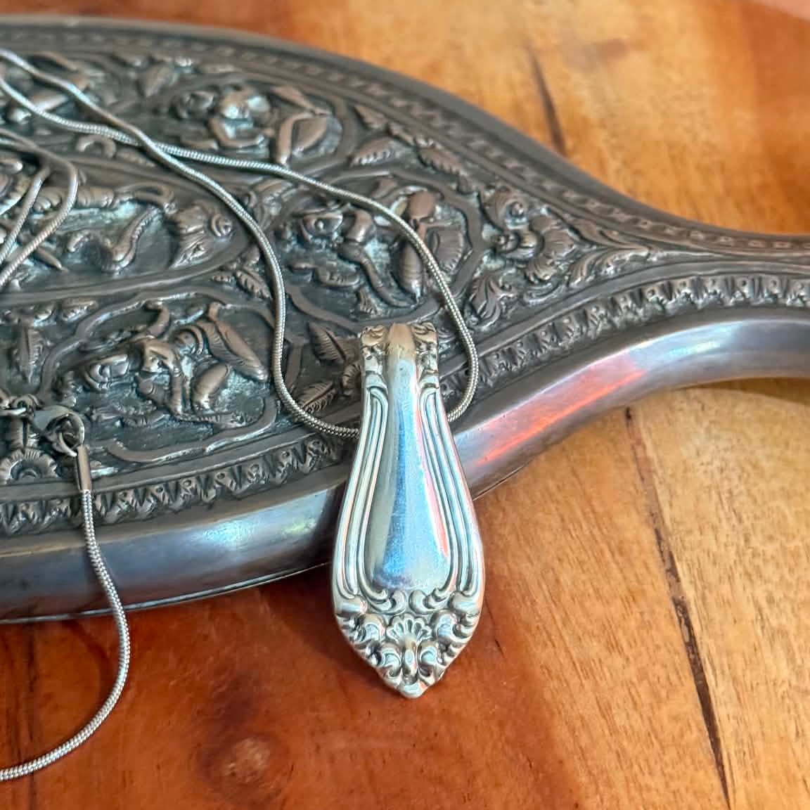 MOLLY MADE- Vintage Spoon Handle Pendant Necklace