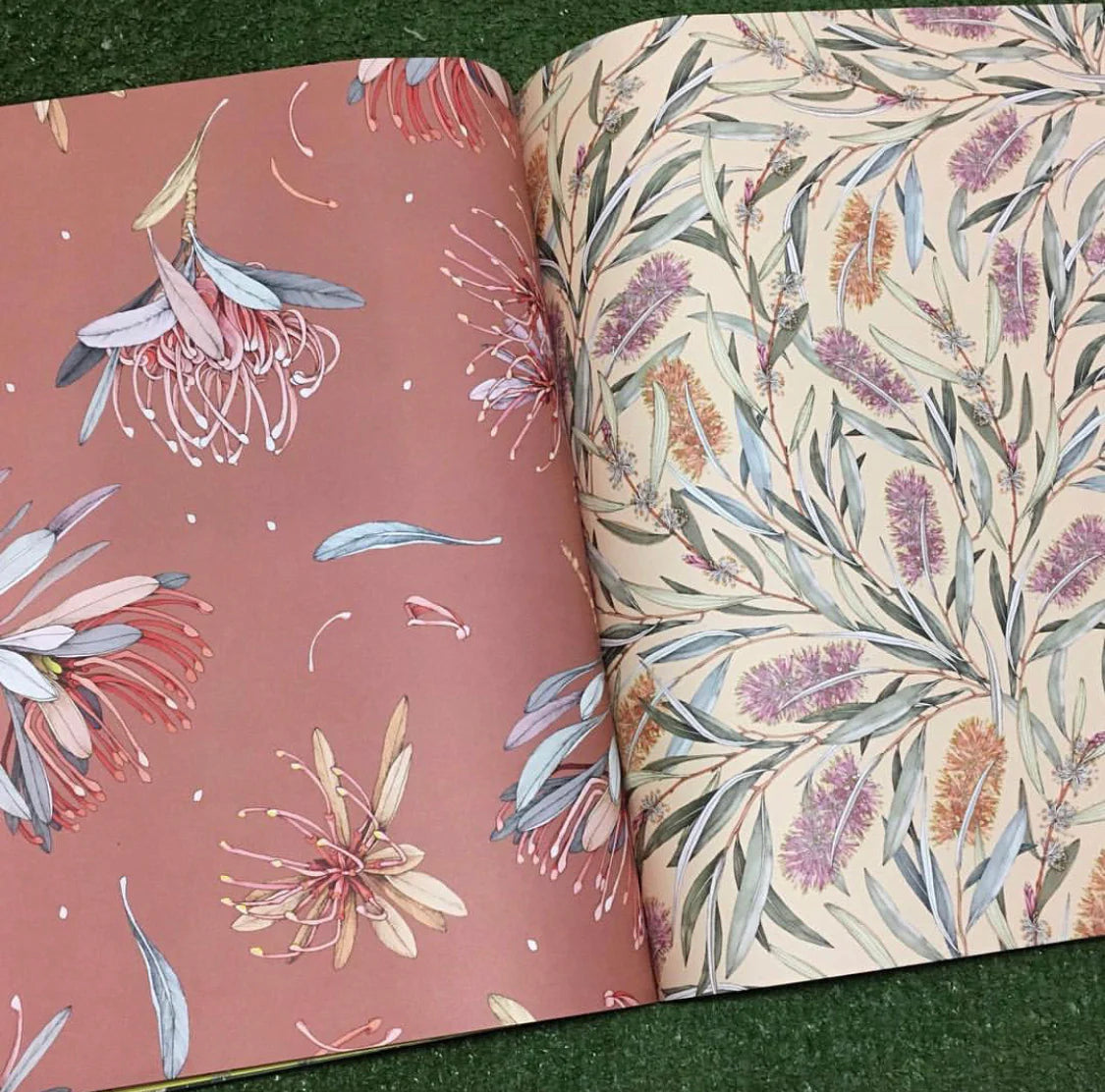 BOOKS & CO - ALL WRAPPED UP: Botanicals by Edith Rewa