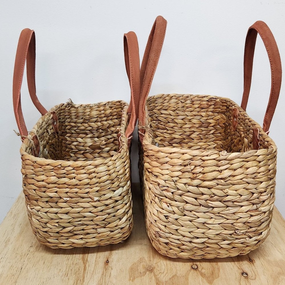 ROBERT GORDON POTTERY - SMALL HARVEST BASKET
